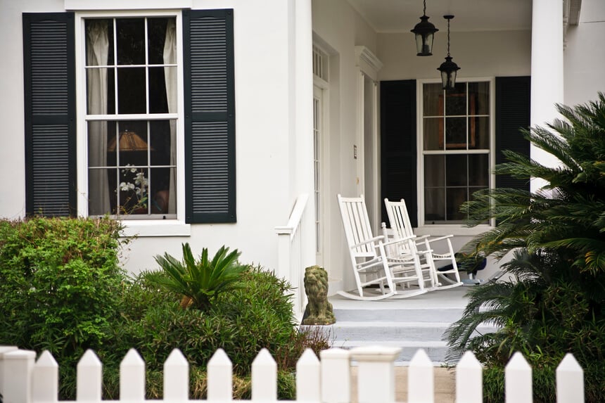 Front Porch: Colonial Home